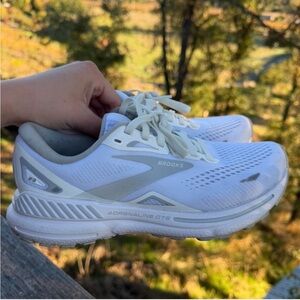Brooks Women's White Adrenaline GTS Running Shoes
